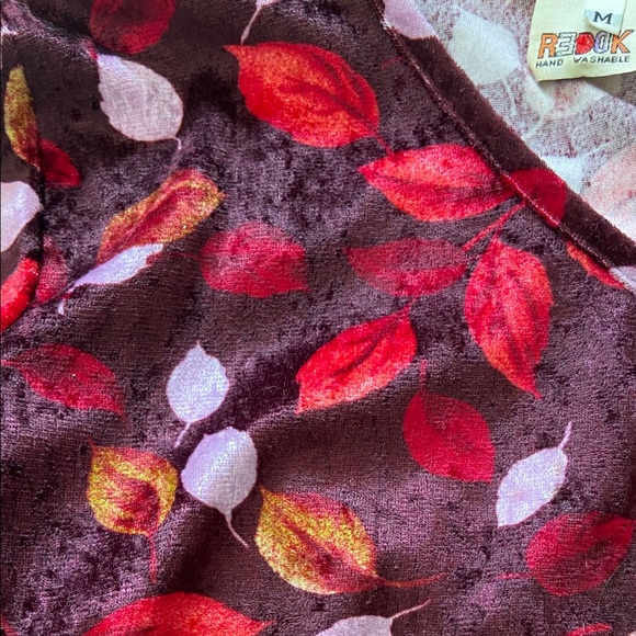 Long sleeve V neck velvety Fall Leaf print top M - Picture 5 of 5